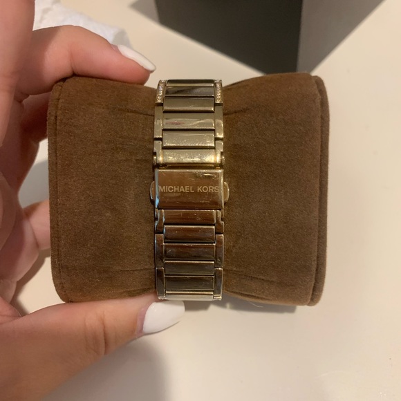 Michael Kors watch - Picture 9 of 11